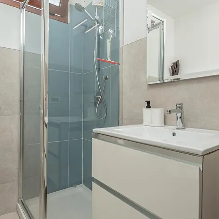 別荘 Poldina ブドーニ